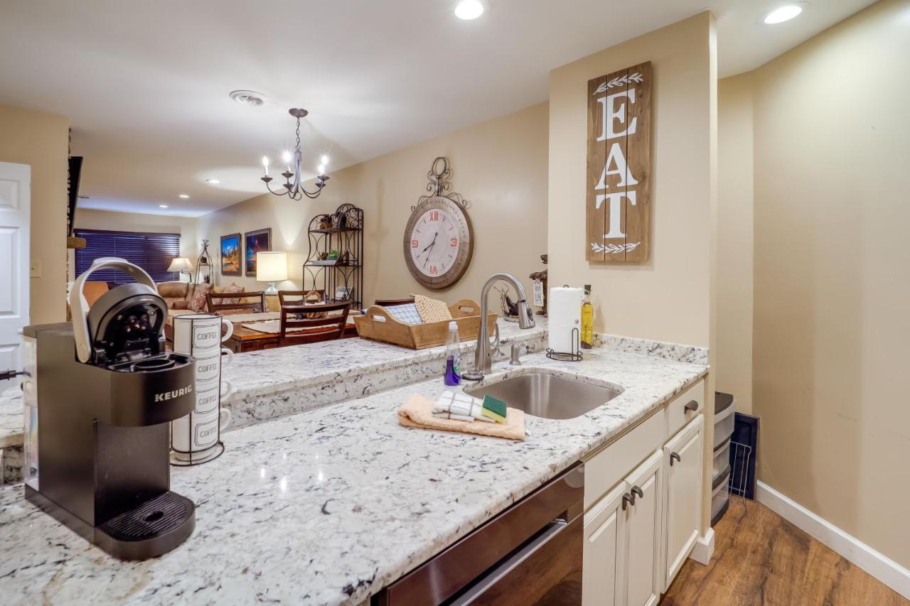 Cozy Banner Elk Condo With Fireplace And Lookout Deck! Bagian luar foto